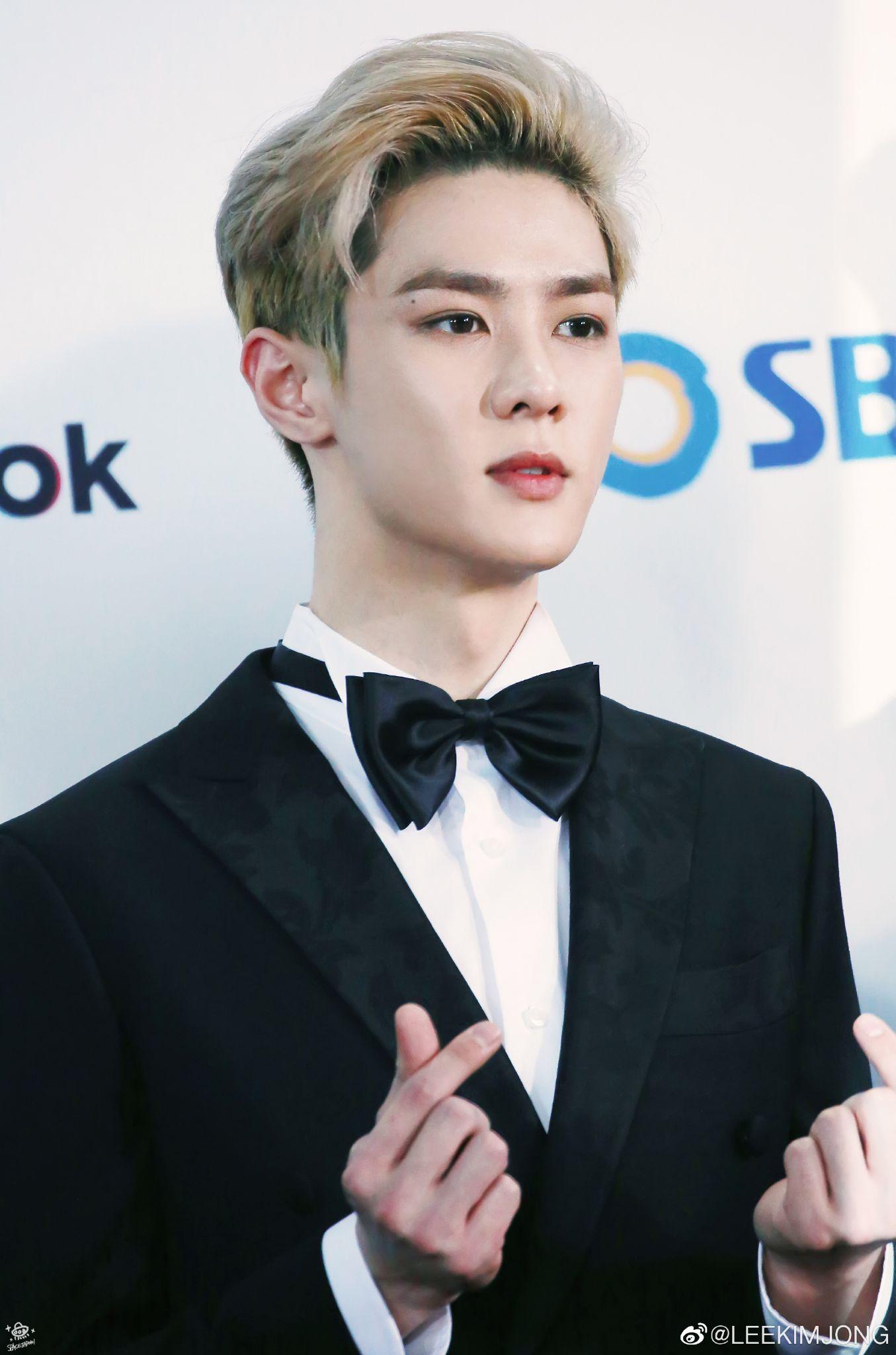 如何客观地评价威神v队长钱锟的长相