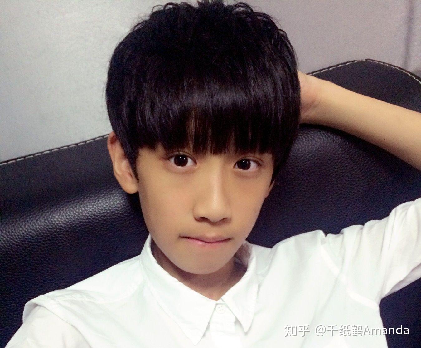 潘政霖,昵称:小潘,潘佬成员:hyh,丁程鑫,hql,敖子逸,潘政霖,陈泗旭.