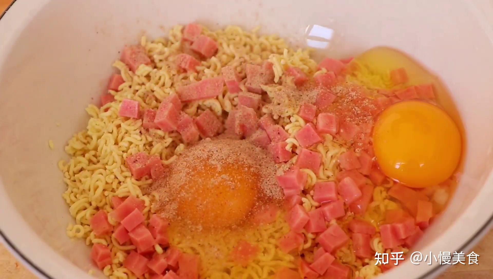 方便面不要煮着吃加2个鸡蛋做一道小零食营养美味孩子爱吃