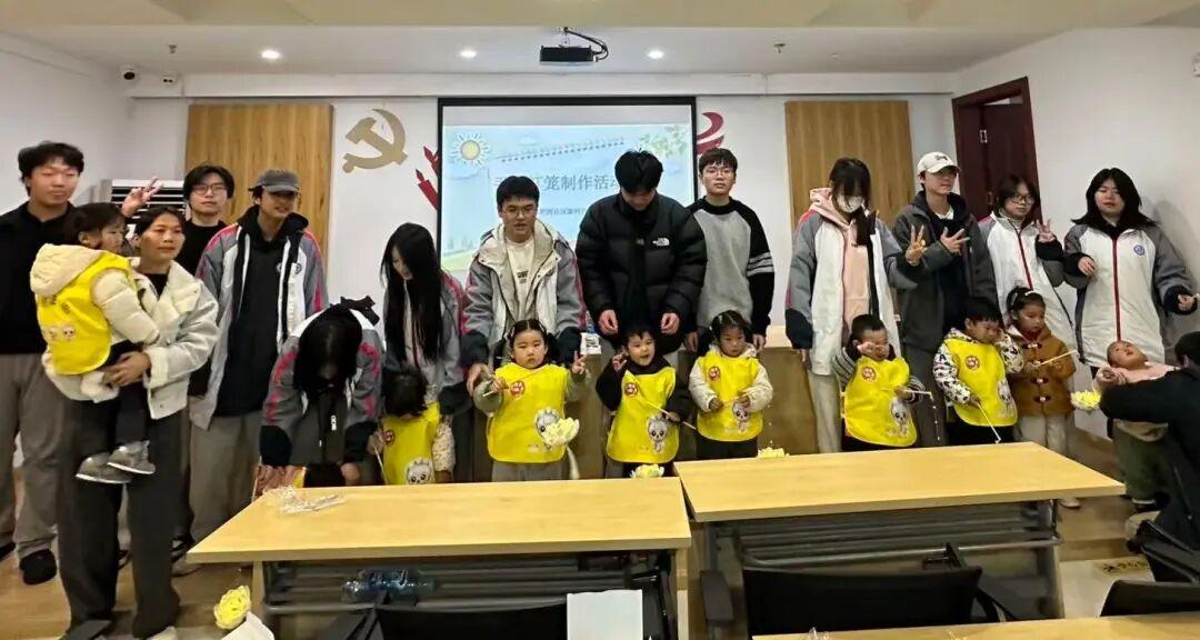 浙江省广播电视中等专业学校学生参与枇杷湾社区手工坊志愿服务活动！(图7)