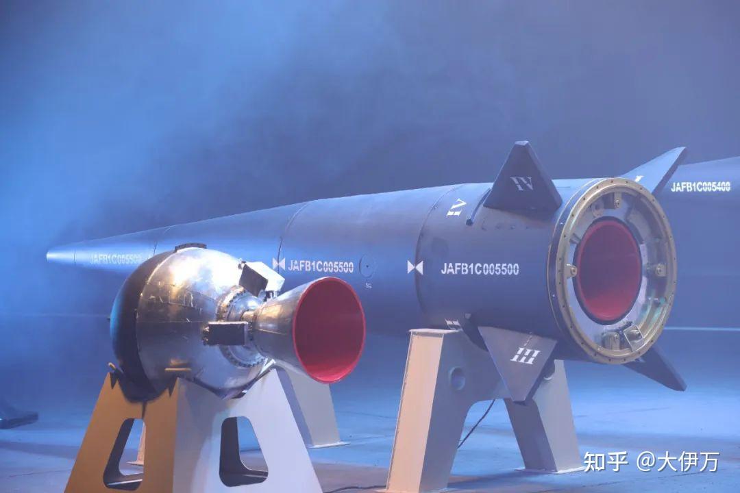 重磅伊朗版东风17正式亮相采用乘波体构型400秒就能打到以色列首都