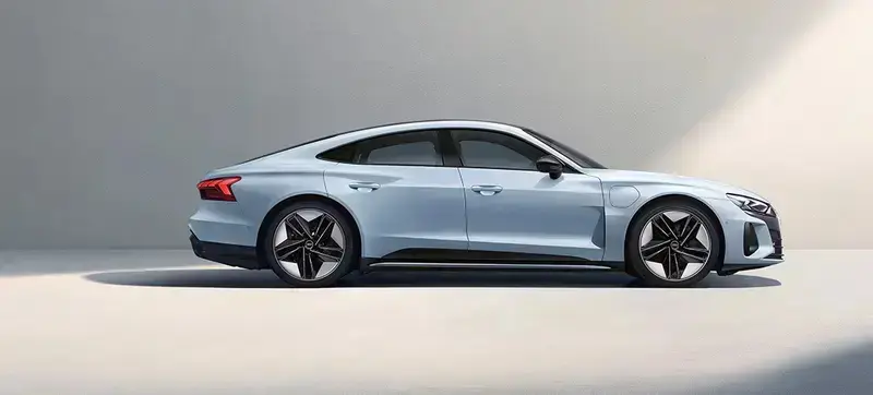 奥迪etrongt正式上市售9998万元