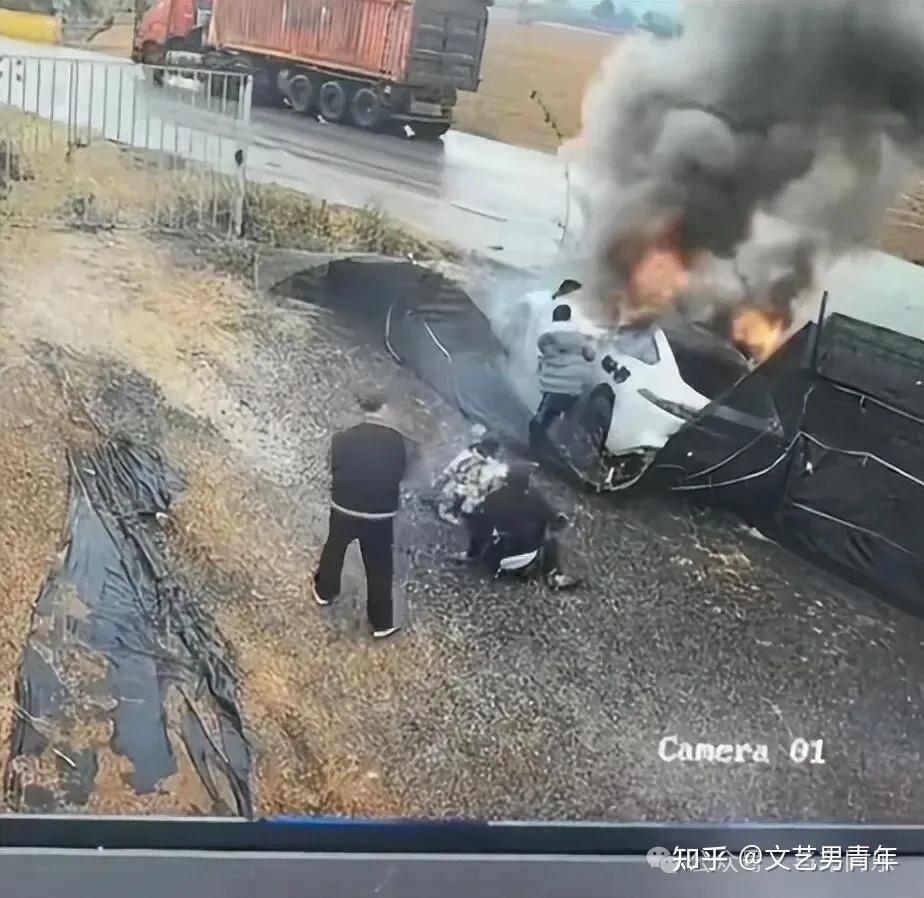 一年前东风奕派007事故被疯传,拼接剪辑视频的背后,隐藏了肇事者的真相