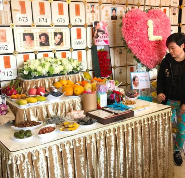 在宝福山,肥姐的灵位就在哥哥的灵位旁,愿他们能彼此陪伴.