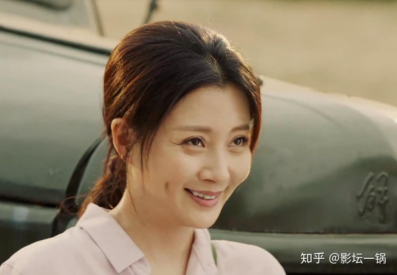 殷桃国庆献礼剧你迟到的许多年眼神有戏风情万种还是很美