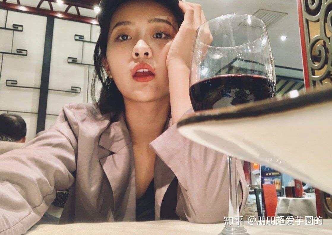 有没有咖喱酱(万籽麟)好看的图片?