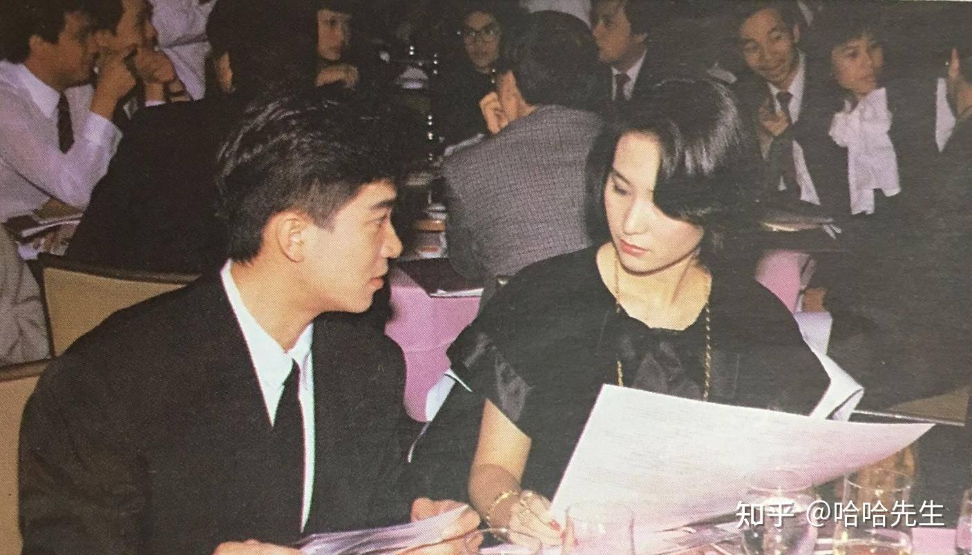 陈百强借着饮酒吞服了大量的安眠药,导致昏迷,被送往医院.