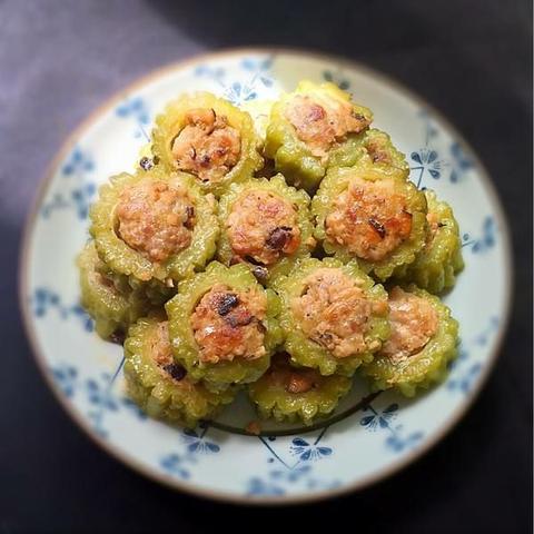 高难度的有豆芽酿,田螺酿,柚皮酿,笋酿,各种菇酿,南瓜花酿等等等等.