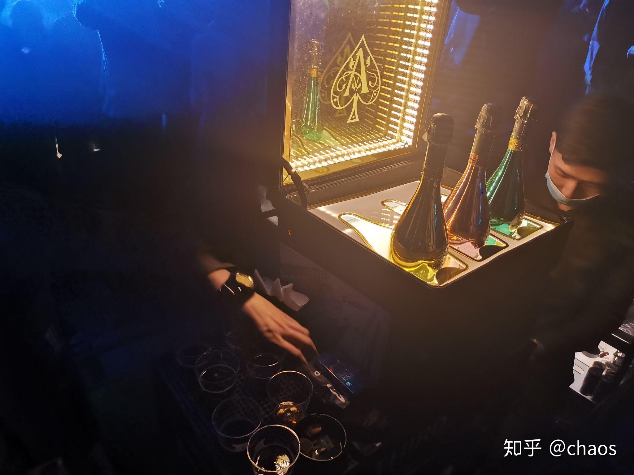 十三先生酒吧黑桃A香槟派对回顾 – 北京夜店网