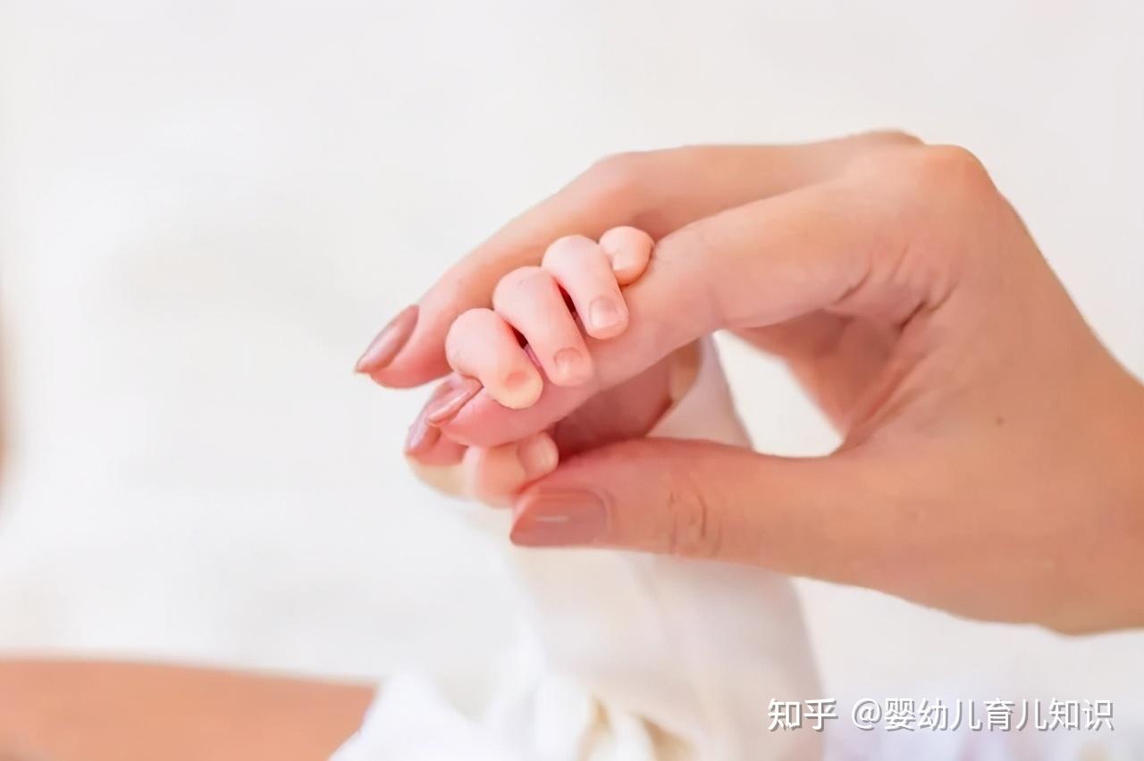 多摸这5个部位宝宝聪明睡得香可惜很多家长碰都不碰