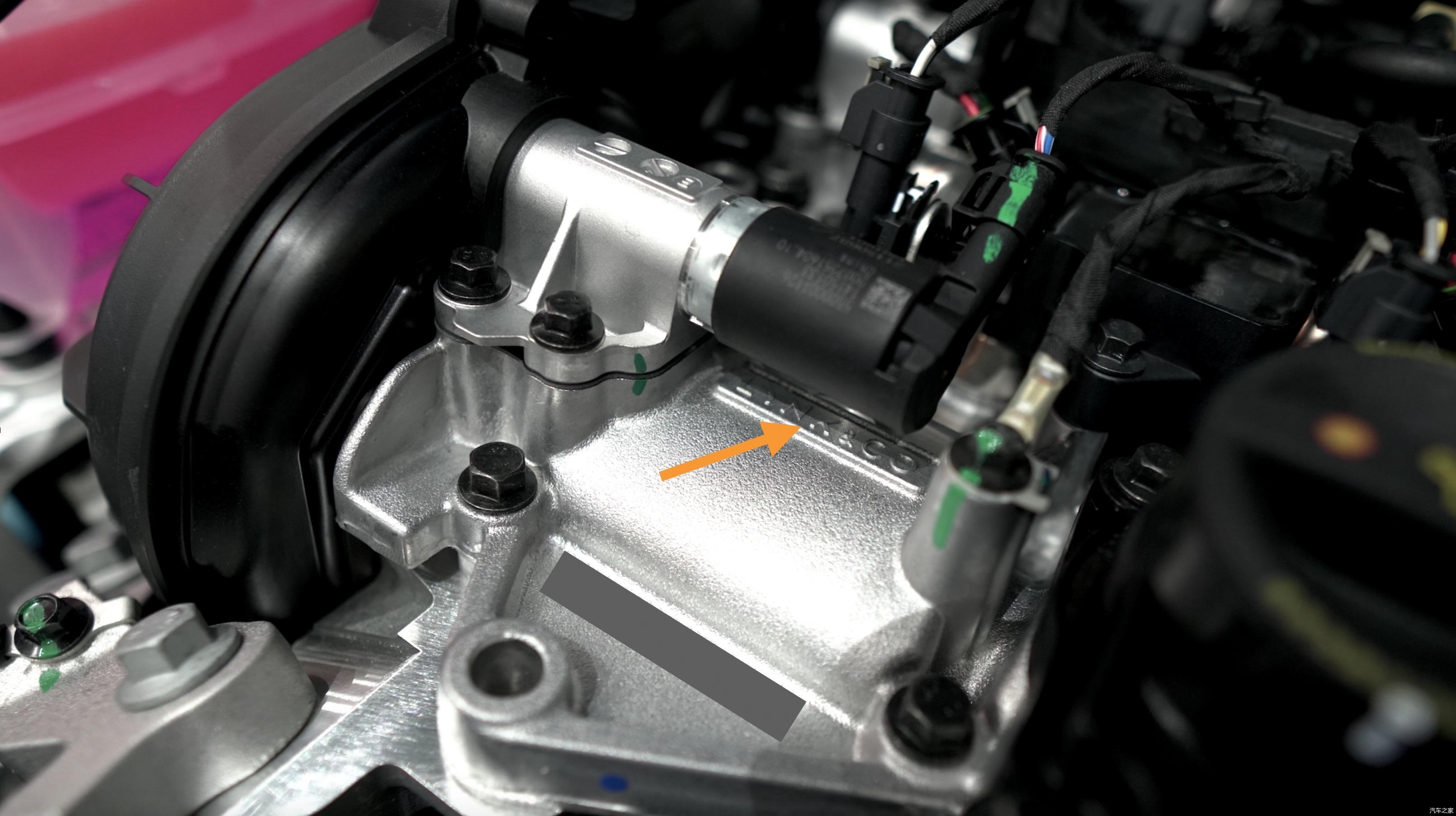 吉利星瑞到店实拍20t发动机和领克一样但比03大一圈