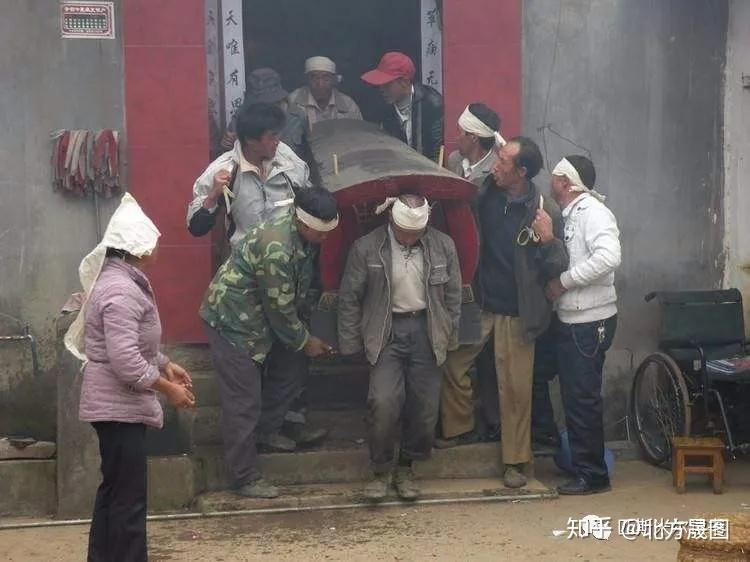 黑人抬棺抬的更是一种文化