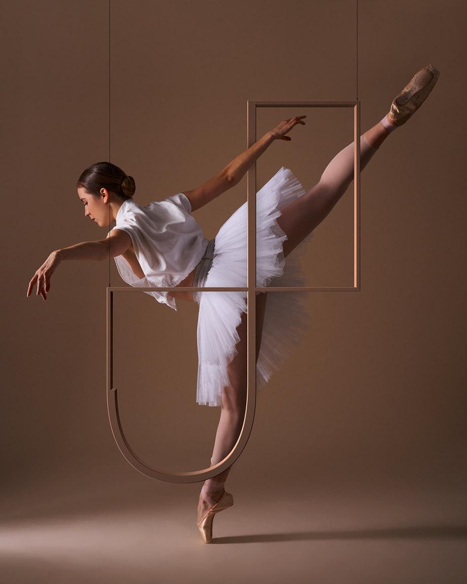 芭蕾舞者与26个英文字母