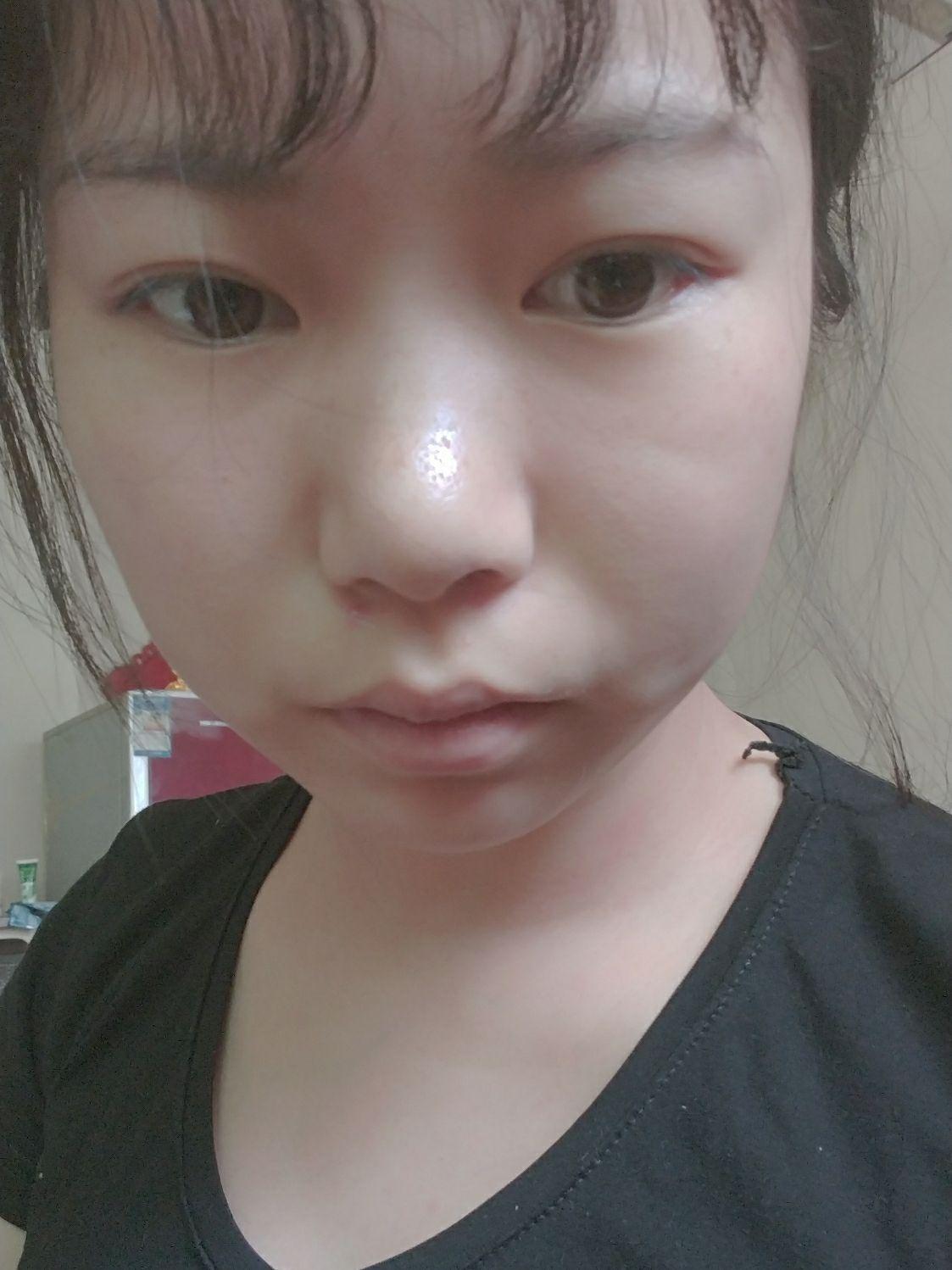 长得好看但没下巴是什么体验