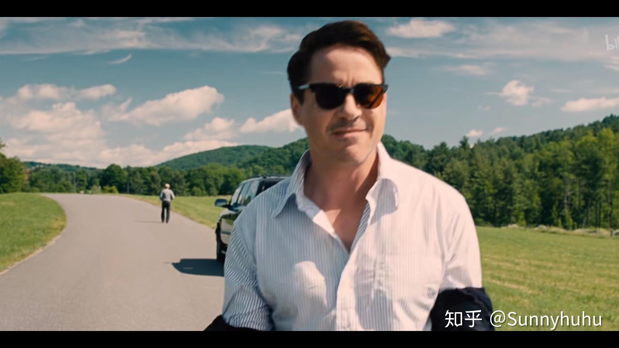 《实习生》导演:南希·迈耶斯编剧:南希·迈耶斯主演:罗伯特·德尼罗