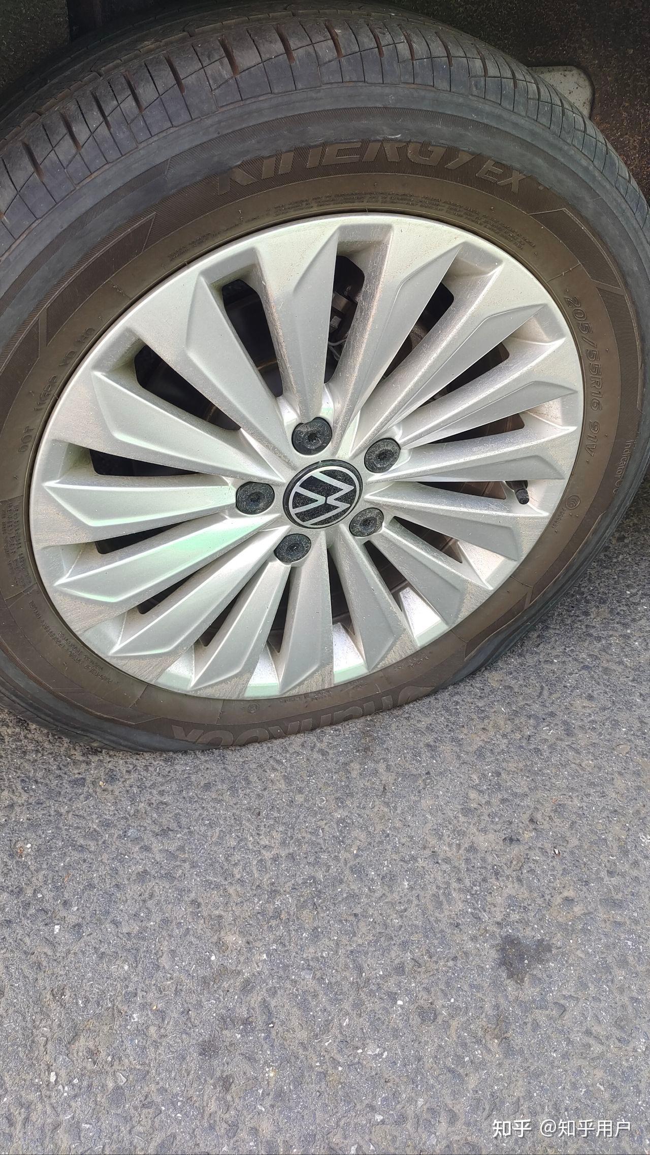 还是建议没有数显的可以安装一个胎压监控,最好是内置的,近期有打算