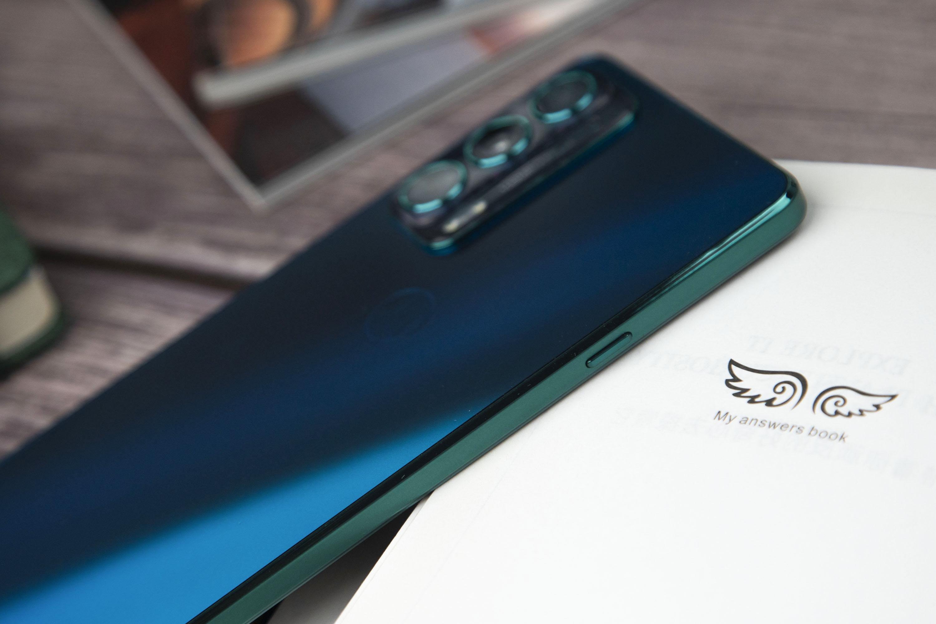 不止轻薄更是智慧高效的生产力工具摩托罗拉edge轻奢版手机评测