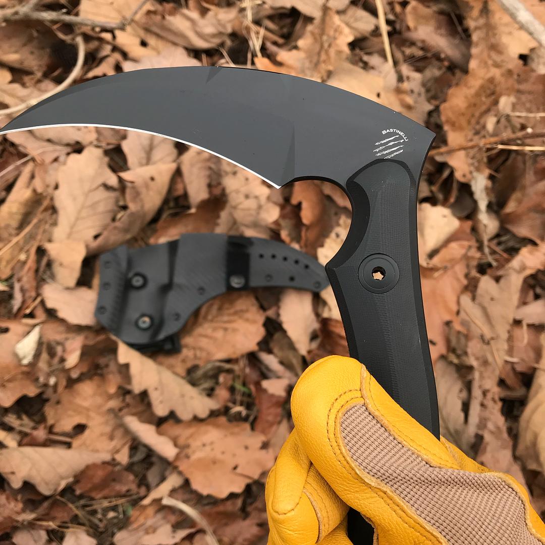 你与死神之间只是差了一把战术镰刀