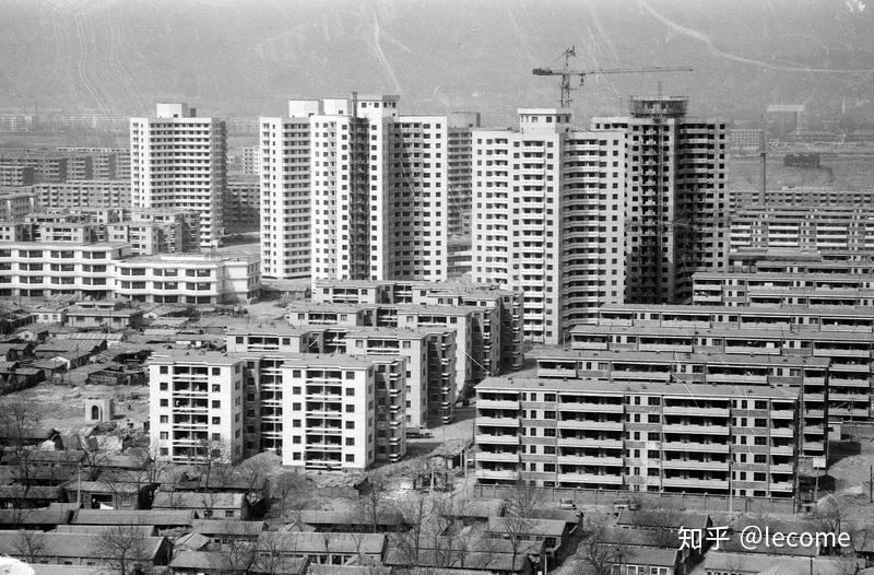 静看中国房地产风风火火六十年