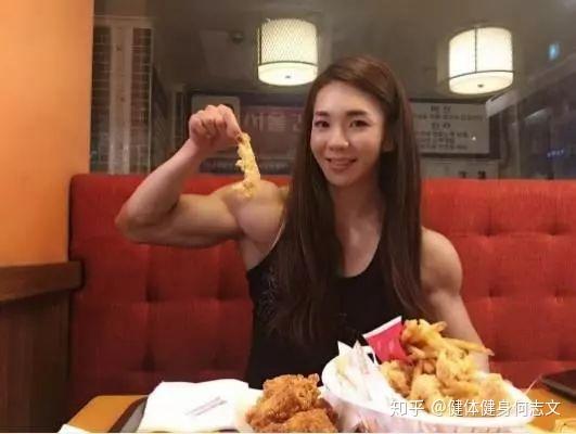 金刚芭比小钢蛋深蹲100kg有这样的女朋友很安全