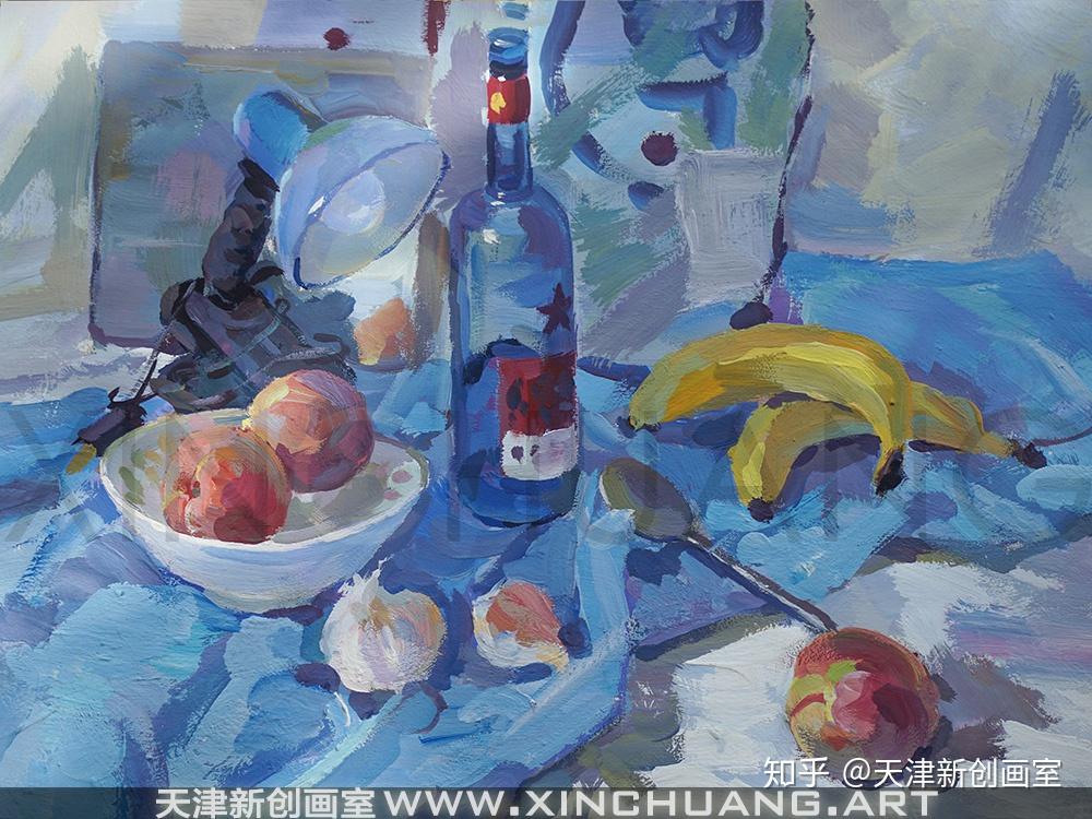 酒瓶与水果组合静物水粉写生天津新创画室