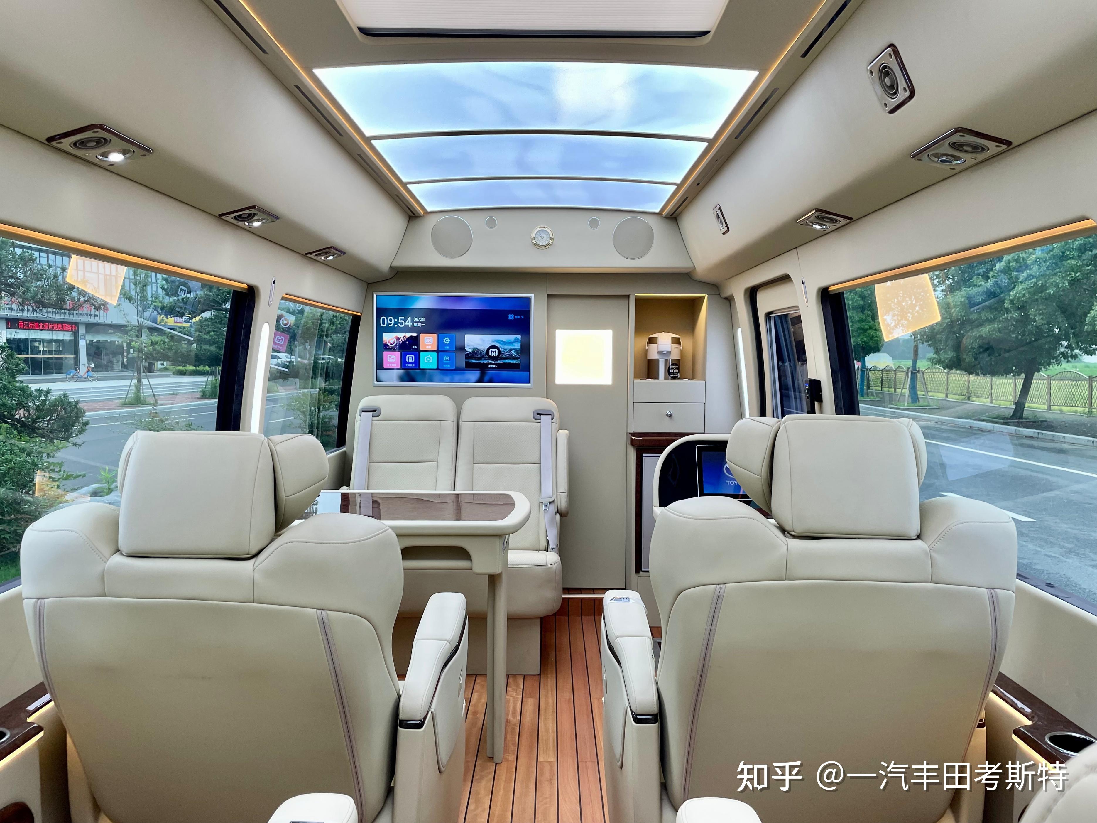 丰田考斯特12座多用途商务车改装让您感受如家般的感觉 - 知乎