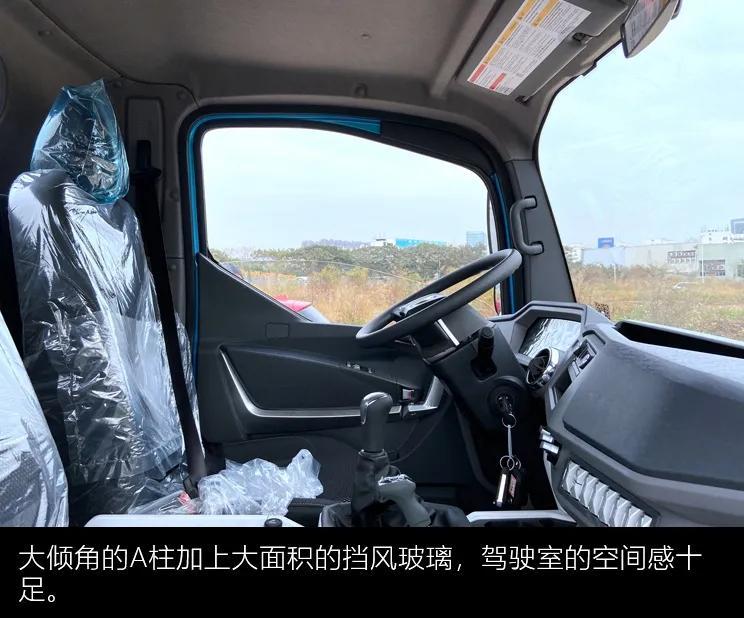 外观酷似迈凯伦拥有超跑设计的飞碟w5轻卡到店实拍