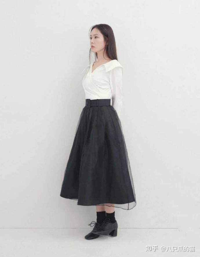 孙艺珍恋爱后首部时尚大片风格成熟知性又减龄太羡慕玄彬