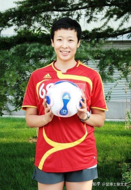 女排队长冯坤嫁大12岁外国男友40岁高龄产子如今怎么样了