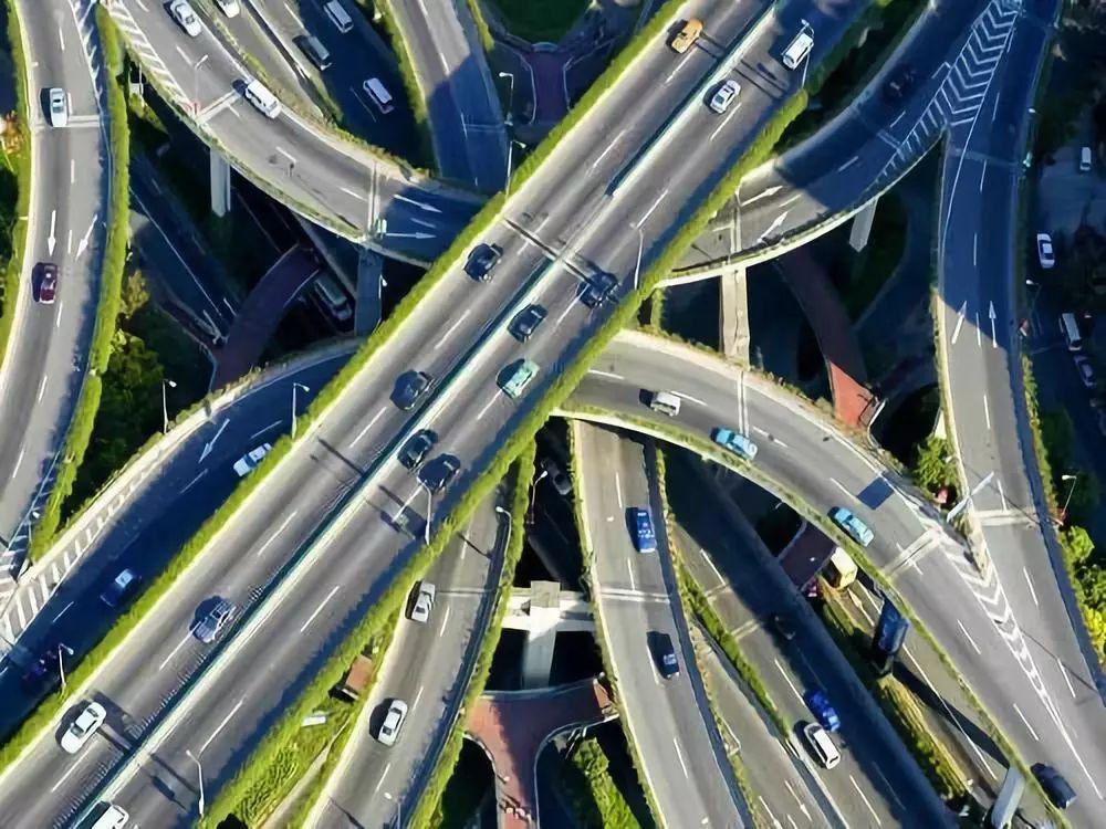 科技改变时代智能交通飞速发展人类从此进入高效时代