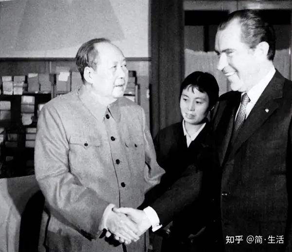 1972年尼克松访华，毛主席挥笔留下12个字，意味深长 - 知乎