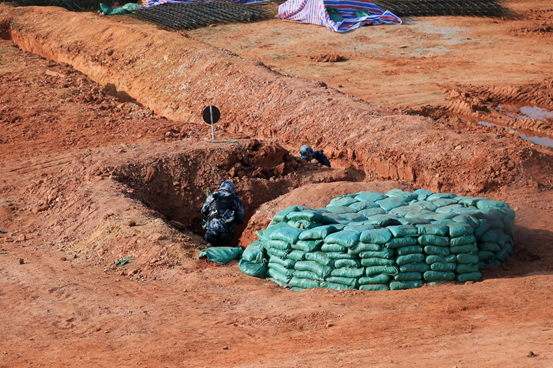 掩体工事和建筑物具有一定的坚固性和抗摧毁性本次训练主要设置堑壕