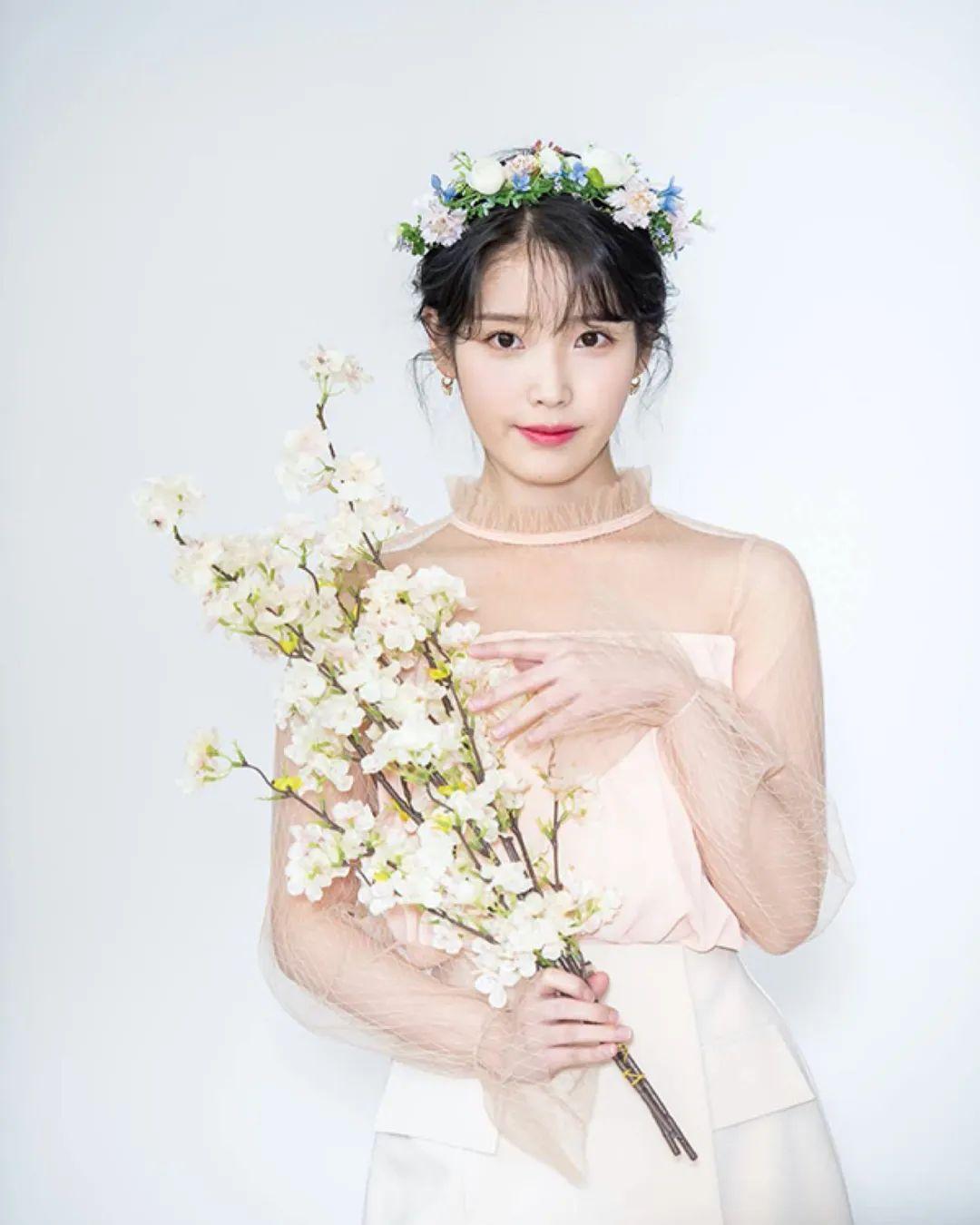 iu近期ins更新照片