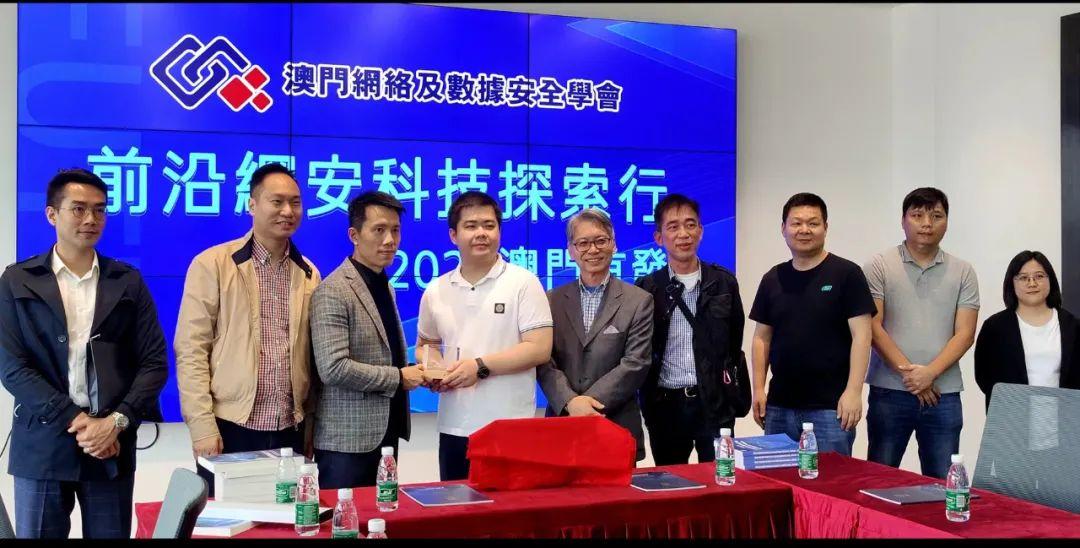 创始人&ceo何洋,cto郭天良,学会技术顾问丘竹博士,学会理事长黄信斌