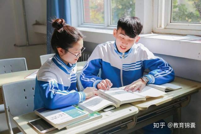 遇到学霸同桌会怎样过来人的答案道出重要他人的意义