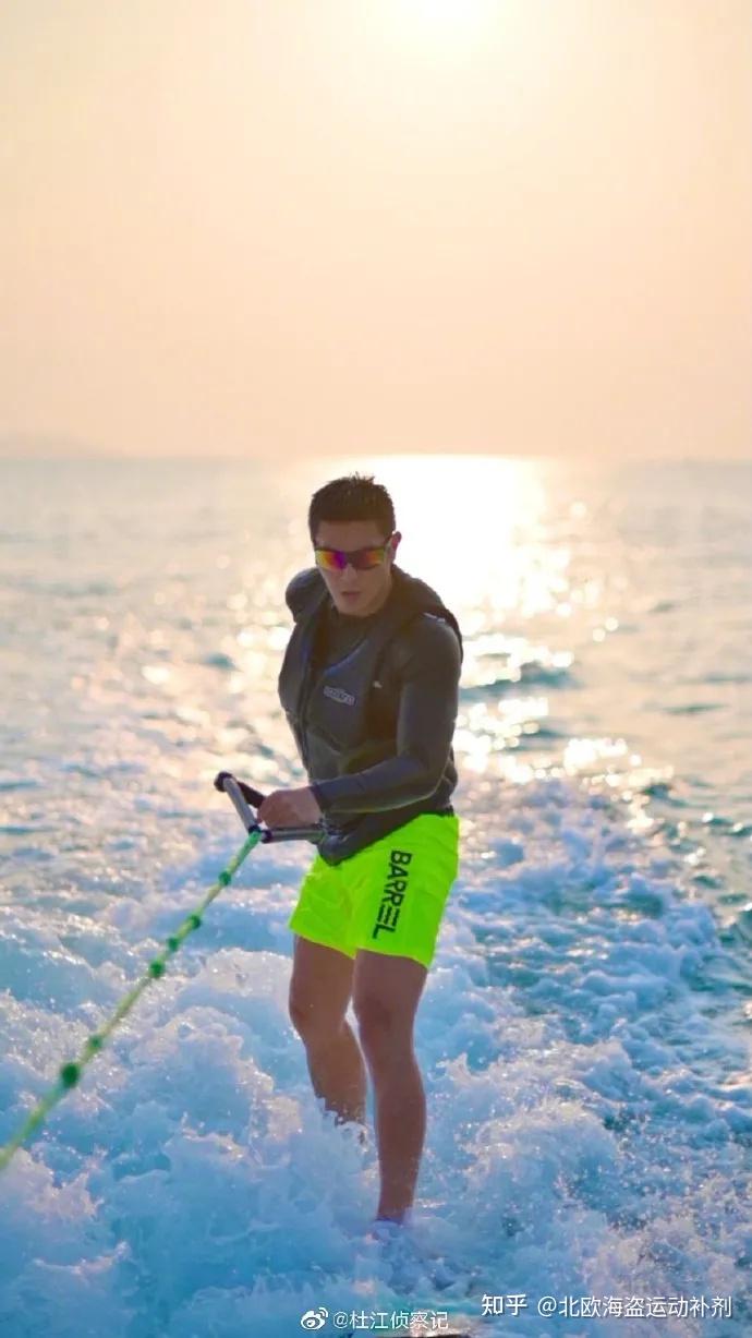 杜江健身霍思燕在线开车这练的是哪