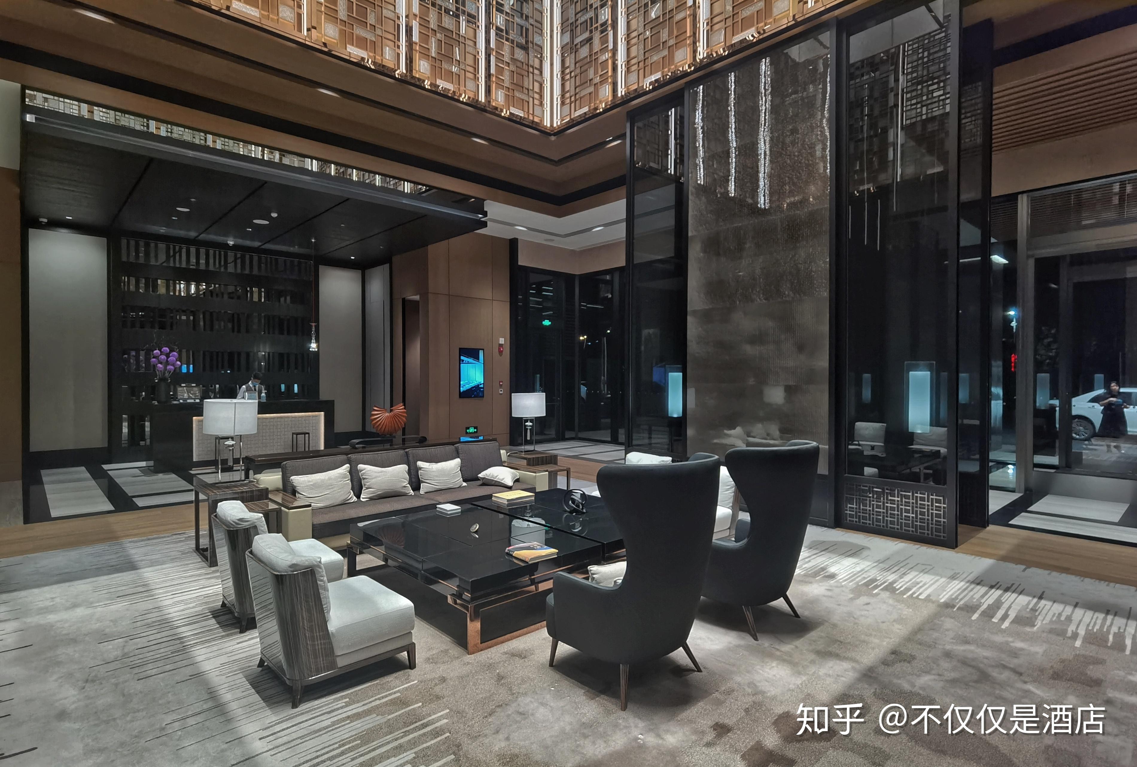 长安城西一隅遇见绅士淑女西安丽思卡尔顿双床房行政酒廊