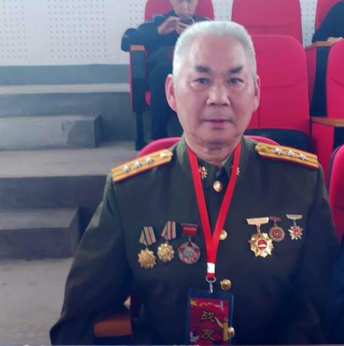 重伤后8天8夜自己爬回祖国惊动了军委后来被授予一等功臣