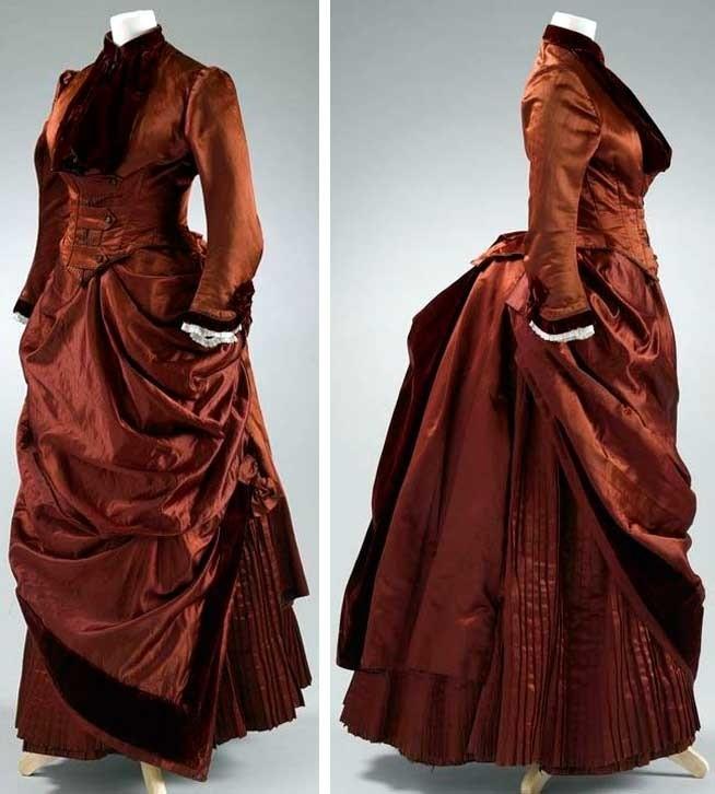 ▍巴斯尔长裙的三次演变模块:第二种服装的表现形式:男式的时代装男式