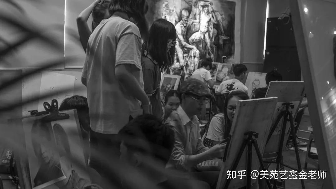 他们的名字叫美术生他们不是谁他们起早贪黑,挑灯夜