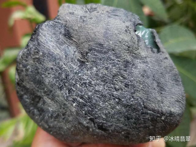 强烈,是块好料,有此结论之后,他便大肆开窗这是一块来自莫湾基料子