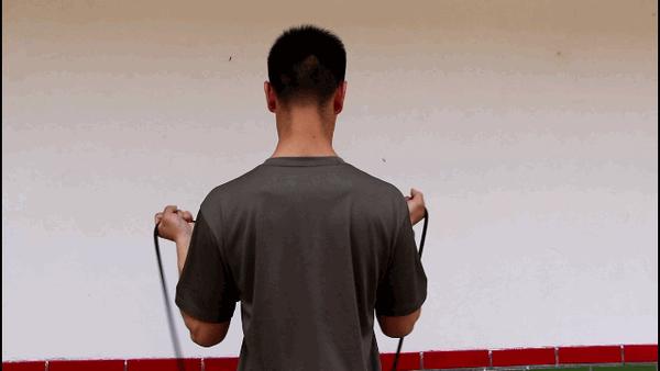 单杠拉不上兵哥哥教你4招让你早日实现杠上飞