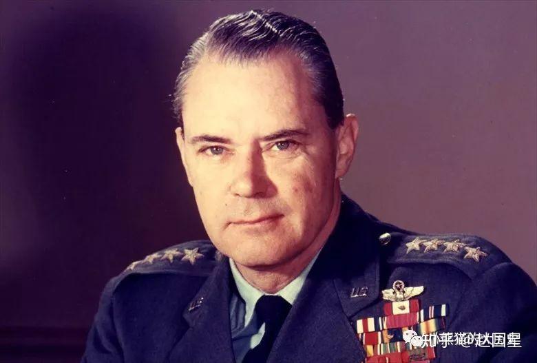 根据中央情报局内部人士的说法,空军参谋长霍伊特·范登堡将军的梦想