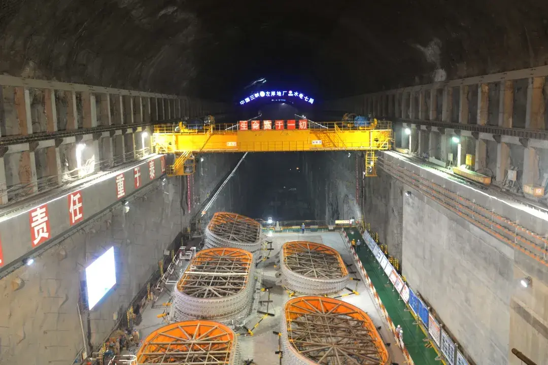 全球最大白鹤滩水电站地下厂房全线封顶