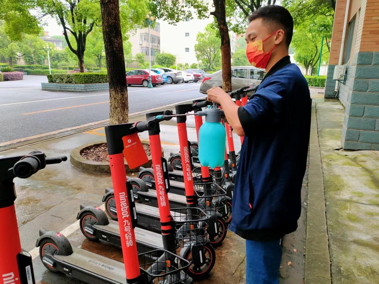 九号轻骑共享滑板车造就干净整洁校园