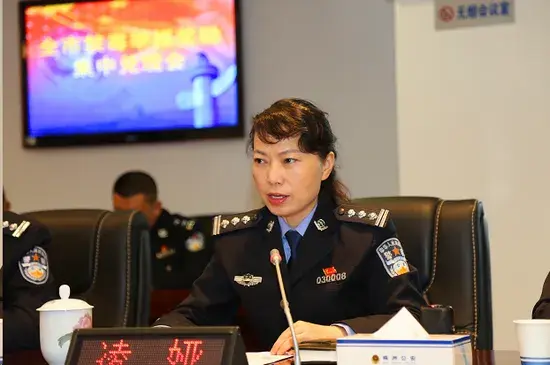 女警花凌娅自首,“瘾”犯了就脱衣服,命令下属伸手帮她“缓解” - 知乎