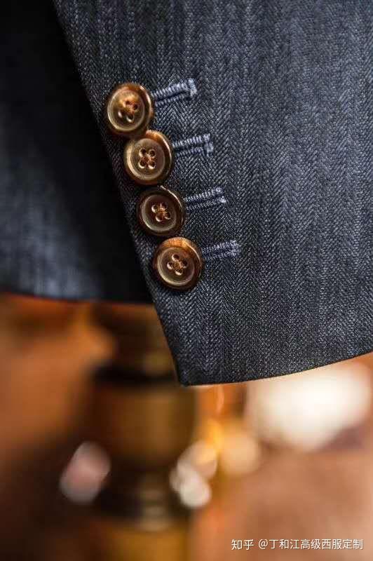 西装扣眼的学问