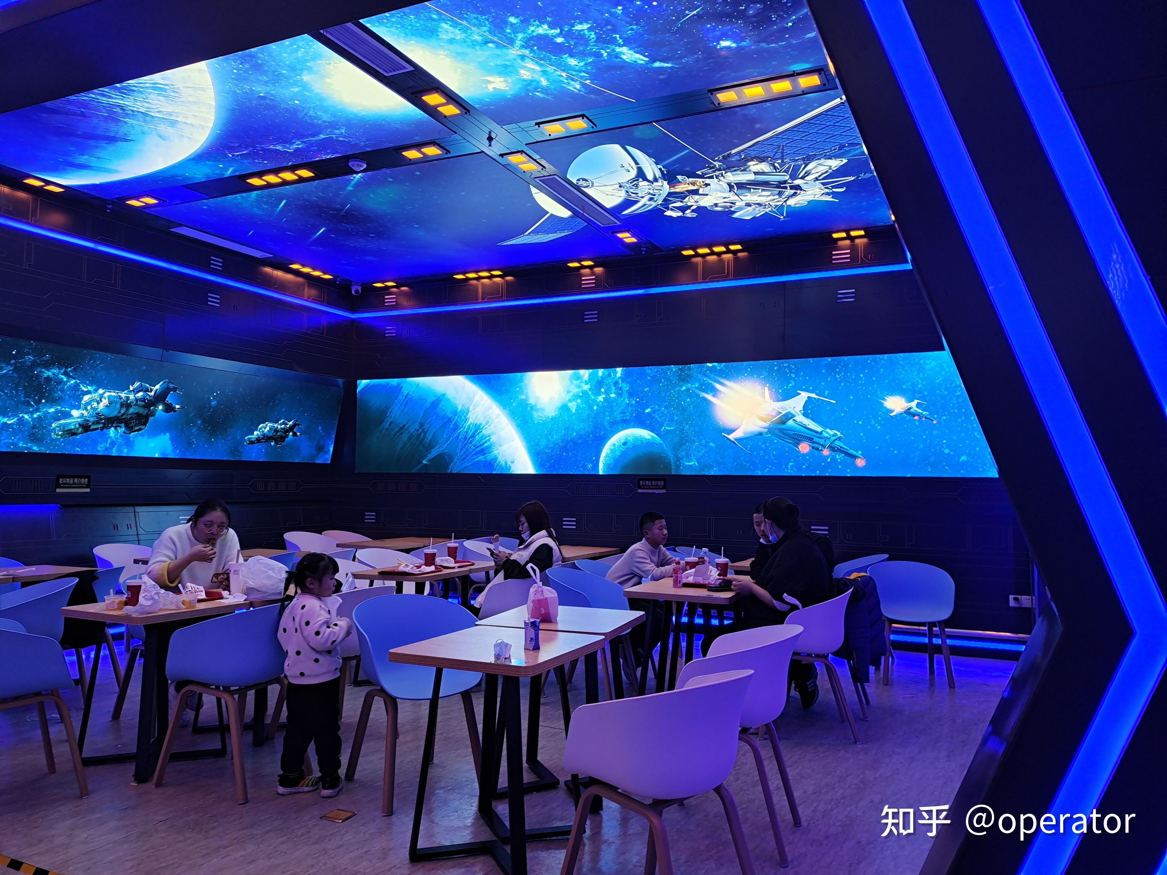 餐饮发展新趋势娱乐餐饮一体化奥特曼未来空间