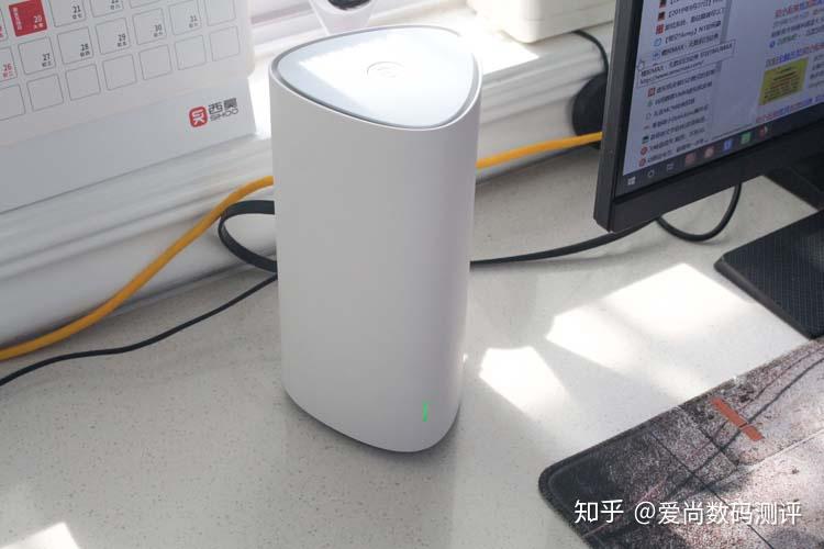 路由器怎么放在电视柜 v2-b705cfaba7681343c8d530c9d281ca1a_r.jpg