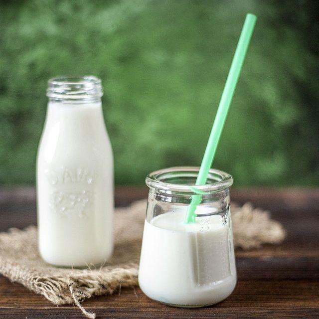 每天坚持喝酸奶好还是纯牛奶好?